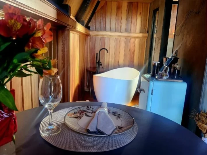 Um refúgio com cheiro de paz: Estância Casa de Madeira, no Paraná